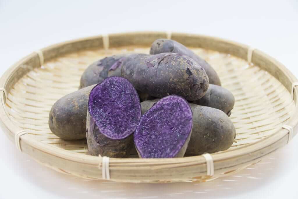 紫色のジャガイモ シャドークイーンとはどんなもの お宝食材探検隊がわかりやすく解説 フードマニア Food Mania By 旭屋出版