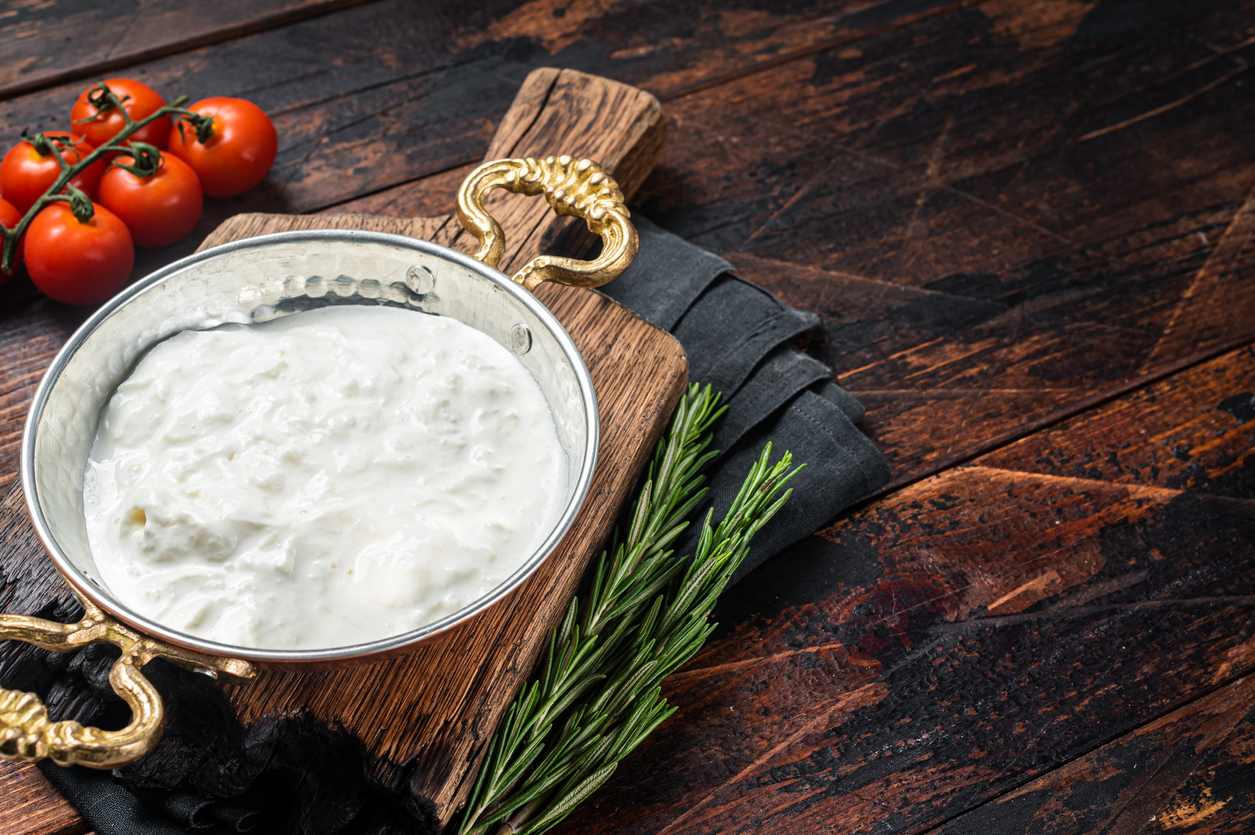 ストラッチャテッラチーズとはどんなもの？ぎゅうぎゅうミルクがわかりやすく解説！ フードマニア Food Mania by 旭屋出版