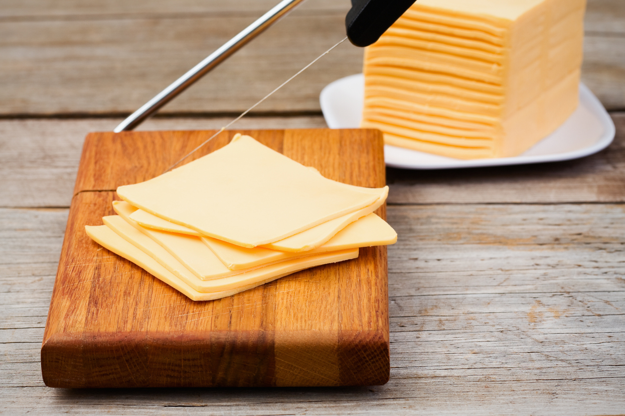 プロセスチーズとはどんなもの?ナチュラルチーズとの違いは?ぎゅうぎゅうミルクがわかりやすく解説 フードマニア Food Mania by 旭屋出版