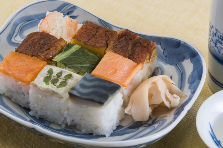 箱寿司とはどんなもの？気になる由来は？和道一筋がわかりやすく解説！ - フードマニア Food Mania by 旭屋出版